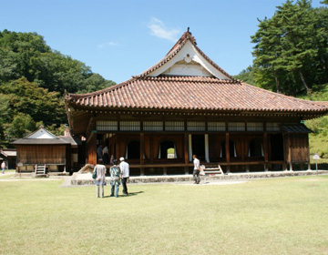 World’s Oldest School for Commoners “Shizutani School”