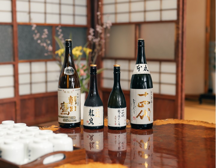 What “Jyushidai” can do. Mr. Tatsugoro Takagi, the fifteenth generation of the Takagi Sake Brewery