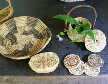 Japanese culture inspired and created by Taut  ”Nishi-Joshu Takekawa Weaving, Den-e-mon”