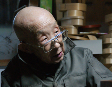 80 years of devotion to making curved woodcrafts ”Magemonoshi (Circular Wood Craftsman) Chutaro Murachi”