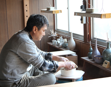 Pale, Visionary Porcelain ”Ceramic Artist  Hiroaki Tsutsui”