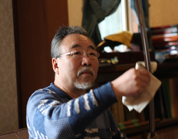 ”Swordsmith, Yoshindo Yoshihara” Carrying on the Japanese ”Katana”