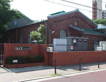 “Alcoholic Beverages Research Institute Tokyo Office” Red Brick Factory in Tokyo