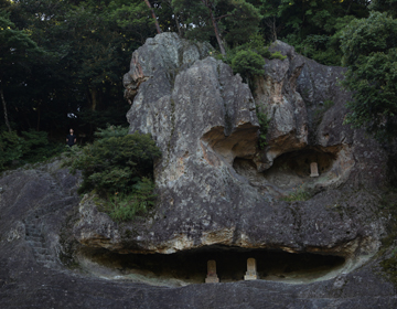 自然を信仰する岩窟の寺 「那谷寺」