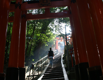 ”Fushimi Inari Taisha” Through the Tunnels of the Vermillion Gates