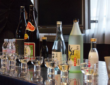 Tatsuuma-Honke Brewing uses miyamizu (well water)  to make the richly flavored ”sake” in Nada