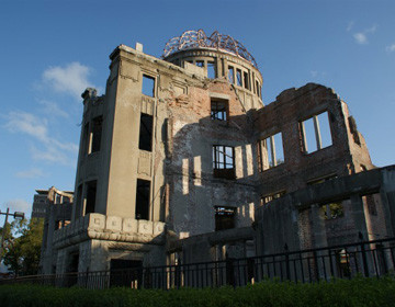 平和の大切さを訴える「広島平和記念公園・資料館」