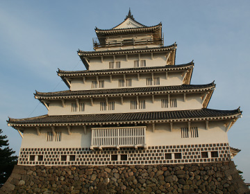 Famous for cherry blossoms ”Shimabara Castle”