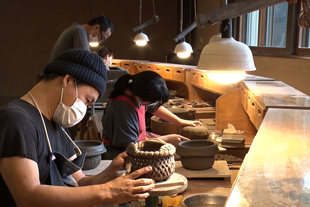 一流料理人も絶賛する、信楽の陶匠・中川一辺陶の“究極の土鍋” - NIHONMONO