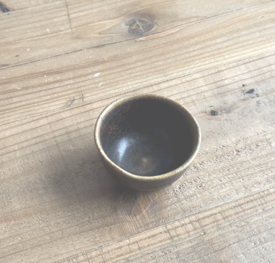 黒釉盃