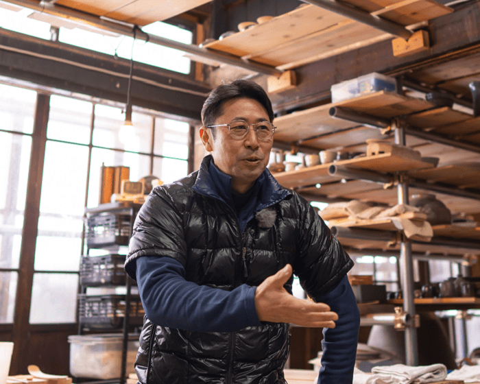 ほのかに香る紅の色。独学で始めた「紅花染め」染色家・鈴木孝男さん／山形県河北町 - NIHONMONO