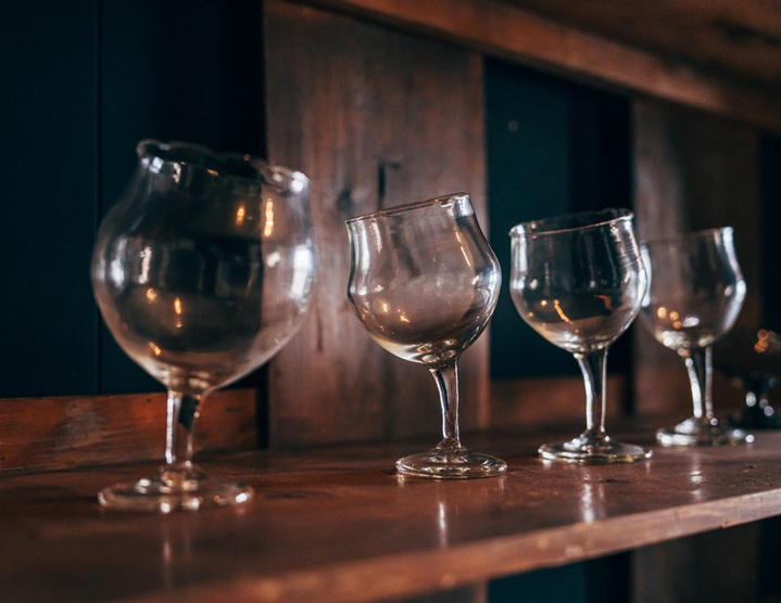“弛まず”、心が“ゆれる”グラス作り「COMAKI GLASS」／山梨県甲州市